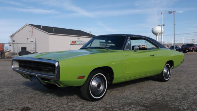 1970 Dodge Charger with black vinyl roof