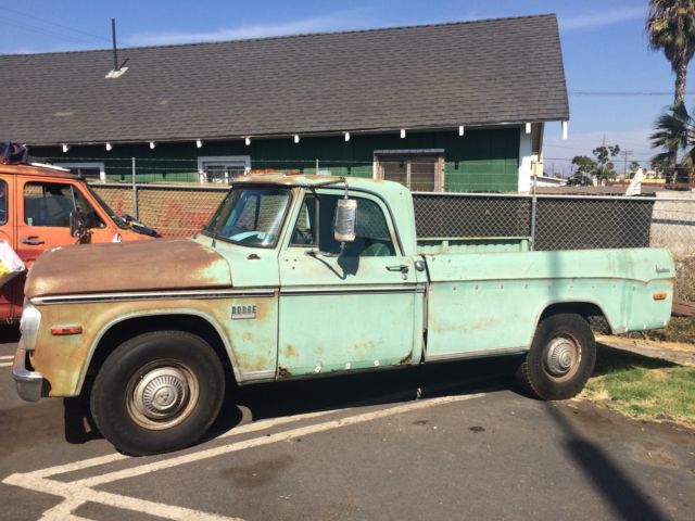 1970 Dodge D200 Adventurer Bright Package