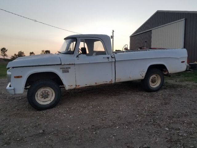 1970 Dodge Power Wagon