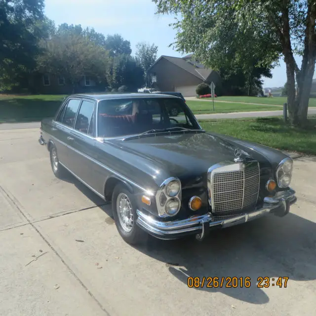 1970 Mercedes-Benz 200-Series 108 inch wheelbase