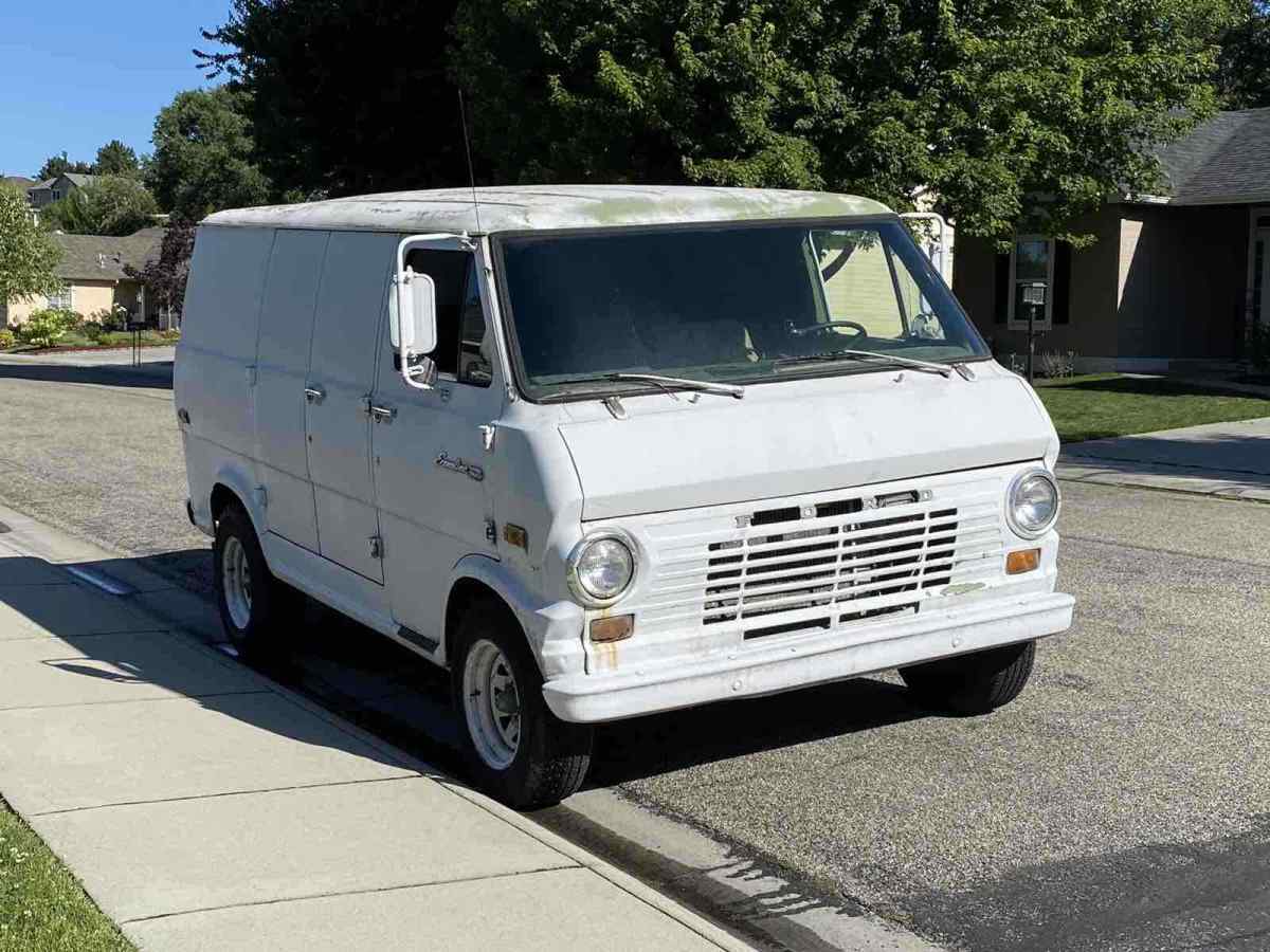 1970 Ford Econoline E100