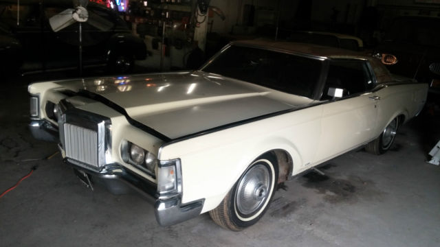 1970 Lincoln Continental Base 2 door Coupe