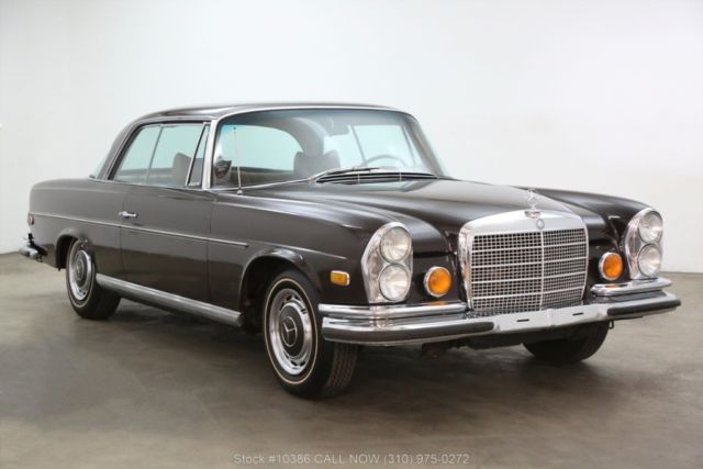1970 Mercedes-Benz 200-Series Low Grille Coupe