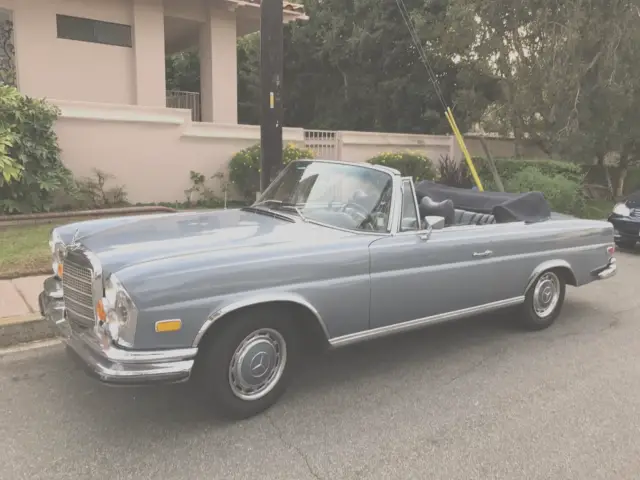 1970 Mercedes-Benz 200-Series Silver