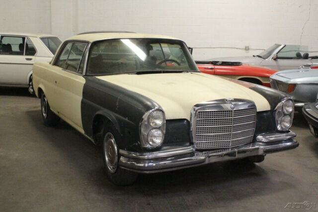 1970 Mercedes-Benz 200-Series 280SE Coupe