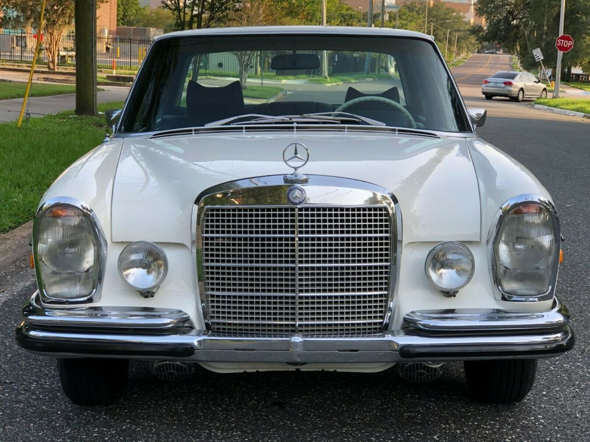 1970 Mercedes-Benz 300-Series W109 in DB050 White w. Black leather and SUNROOF *