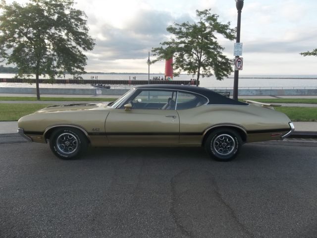 1970 Oldsmobile 442 Original Numbers Matching 455 with a 4-Speed