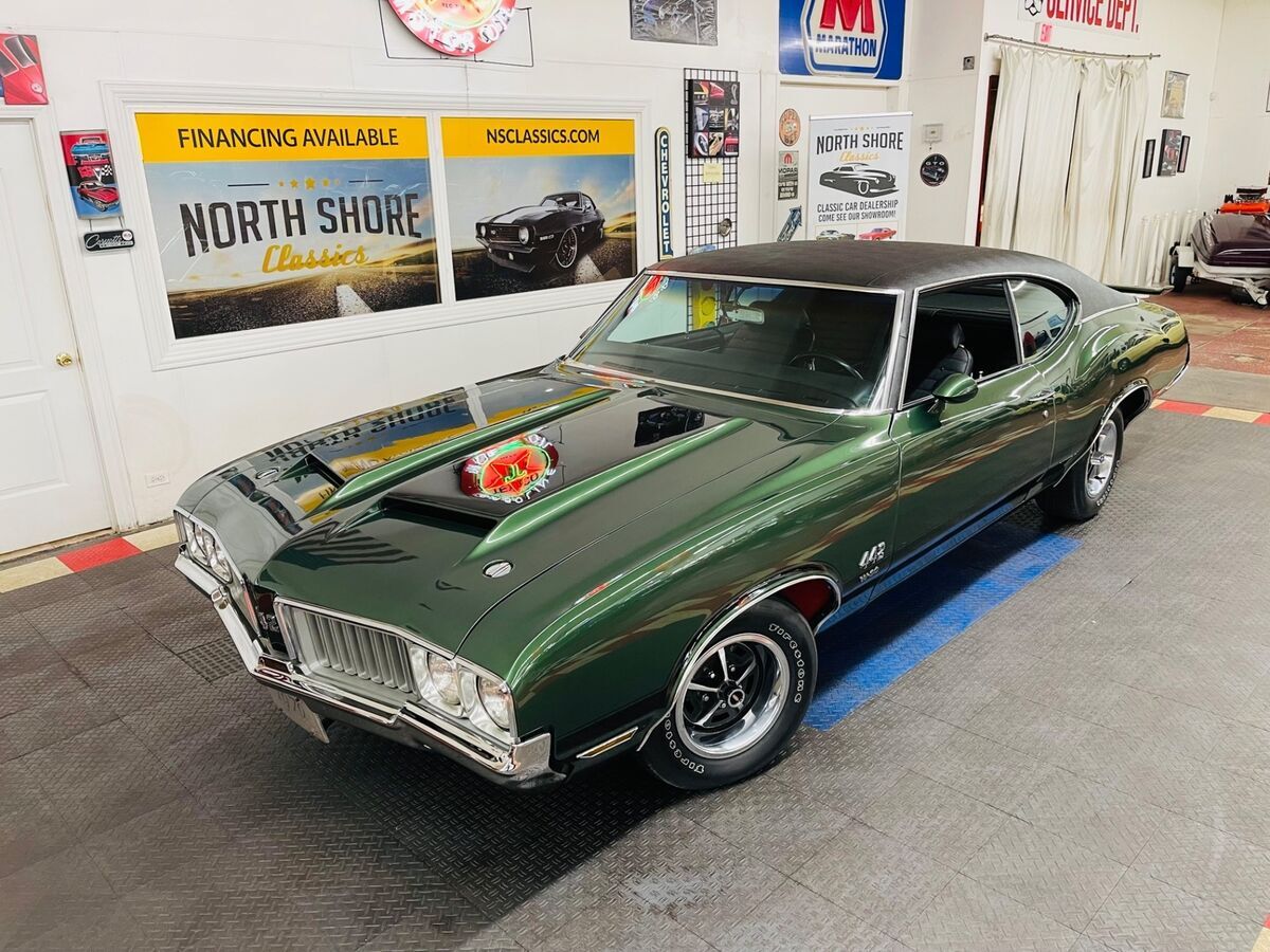 1970 Oldsmobile Cutlass - 442  W30 - 445 V8 AUTO TRANS -