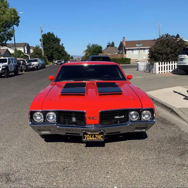 1970 Oldsmobile Cutlass black