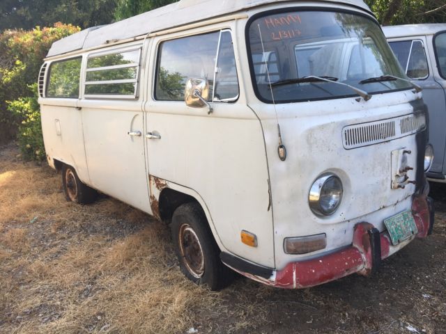 1970 Volkswagen Bus/Vanagon Camper - Perfect for Restoration!
