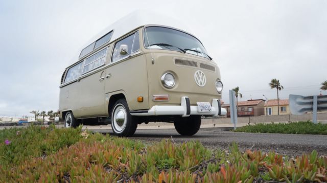 1970 Volkswagen Bus/Vanagon Safare Camper