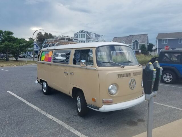 1970 Volkswagen Bus/Vanagon Tan