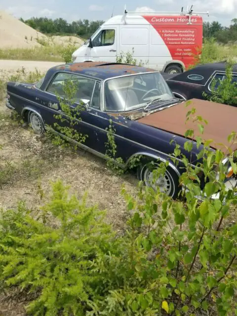 1971 Mercedes-Benz 200-Series