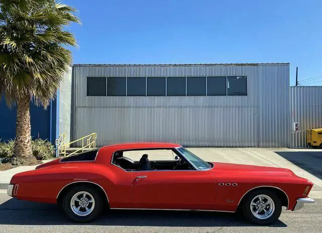 1971 Buick Riviera 2 door luxury coupe