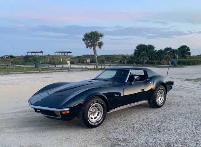 1971 Chevrolet Corvette Stingray t-top car