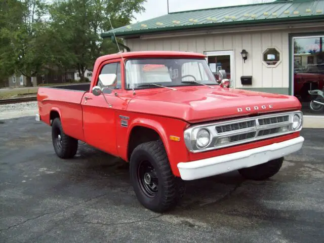 1971 Dodge Power Wagon 3/4 Ton Custom 200