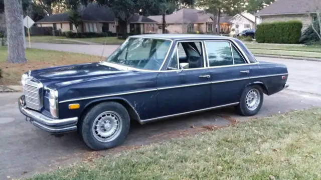 1971 Mercedes-Benz 200-Series