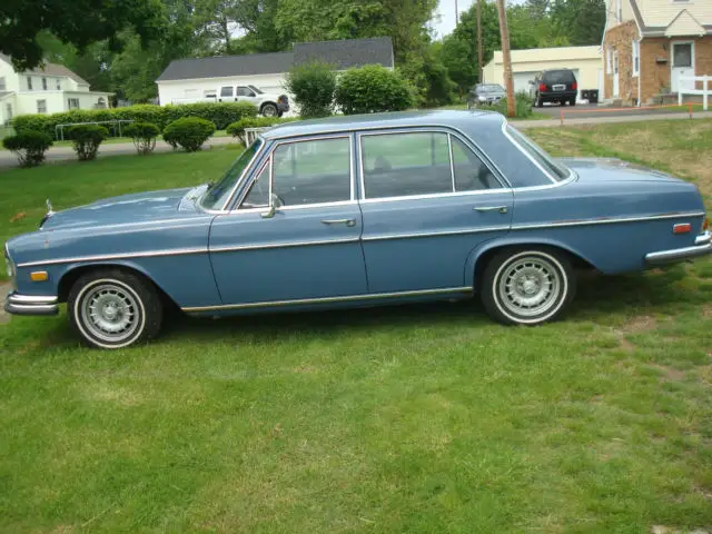 1971 Mercedes-Benz 200-Series