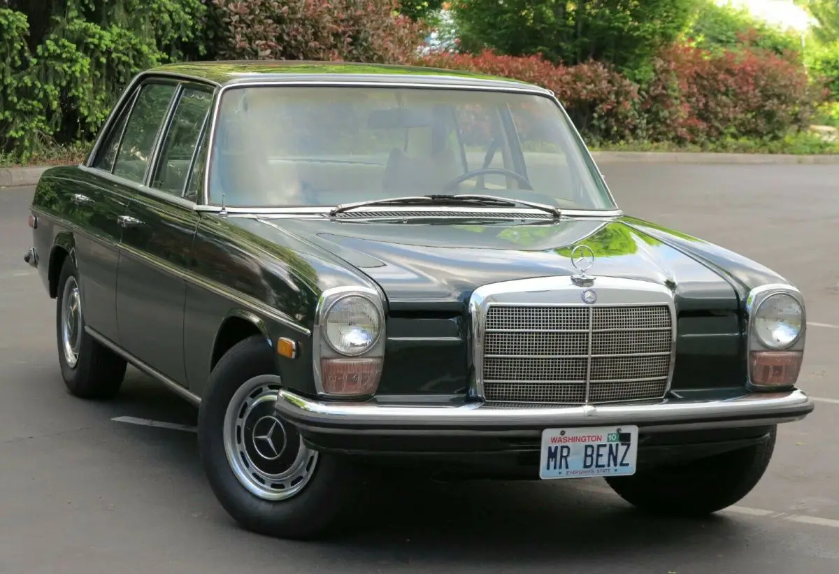 1971 Mercedes-Benz 200-Series