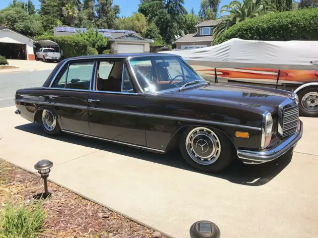 1971 Mercedes-Benz 200-Series 220