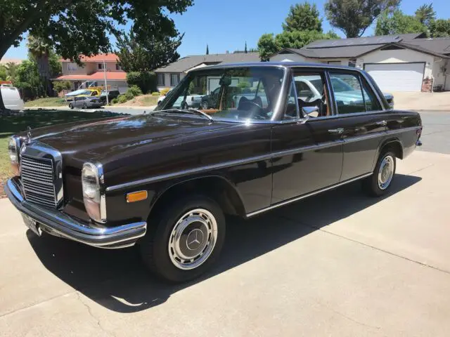 1971 Mercedes-Benz 200-Series 220