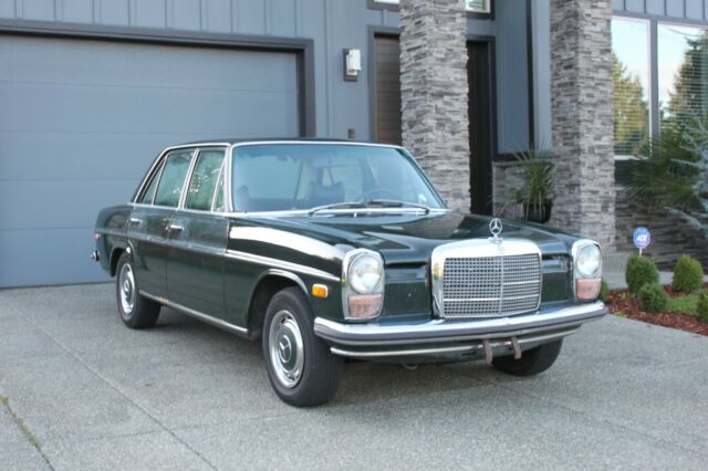 1971 Mercedes-Benz 200-Series