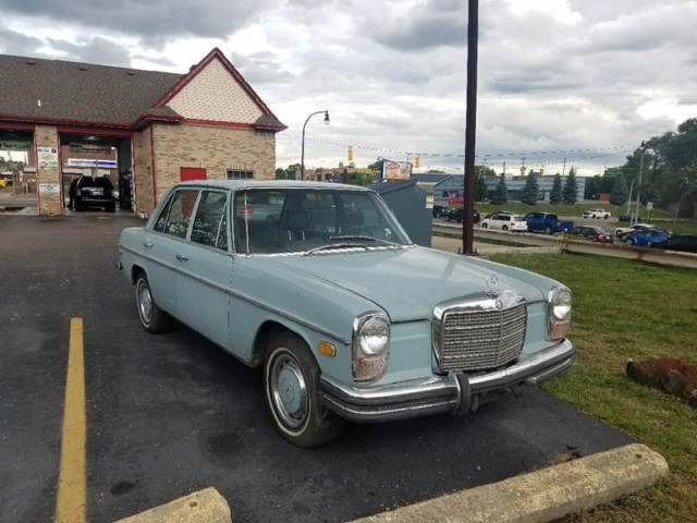 1971 Mercedes-Benz 200-Series 250