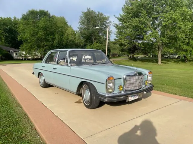 1971 Mercedes-Benz 250 base model