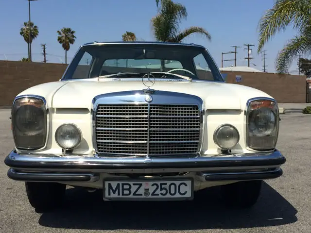 1971 Mercedes-Benz 200-Series Touring Coupe