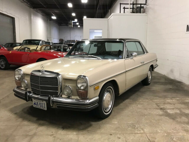 1971 Mercedes-Benz 200-Series Sunroof Coupe