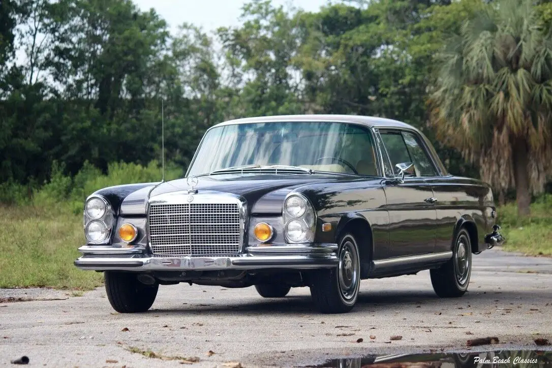 1971 Mercedes-Benz 200-Series