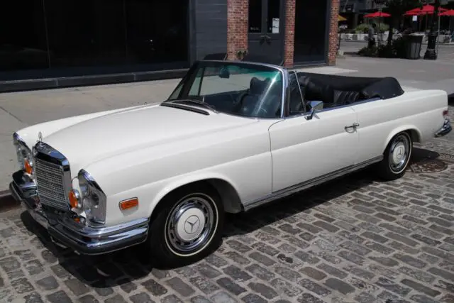 1971 Mercedes-Benz 200-Series