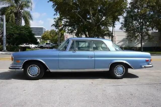 1971 Mercedes-Benz 200-Series COUPE