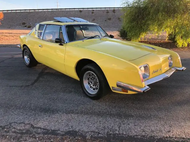 1971 Studebaker Avanti ll