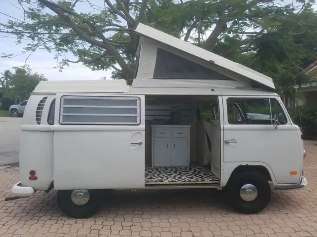 1971 Volkswagen Bus/Vanagon Westfalia Pop Top Camper