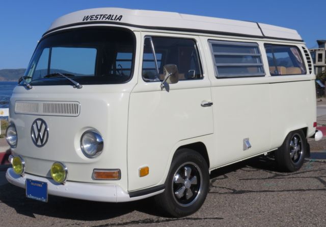 1971 Volkswagen Bus/Vanagon Restored Bay Window Westfalia