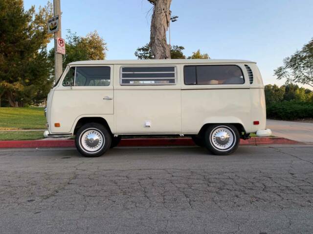 1971 Volkswagen Bus/Vanagon