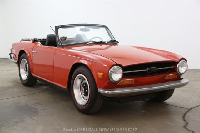 1971 Triumph TR6 with 2 Tops