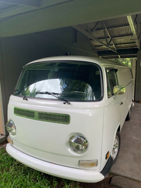 1972 Volkswagen Bus/Vanagon