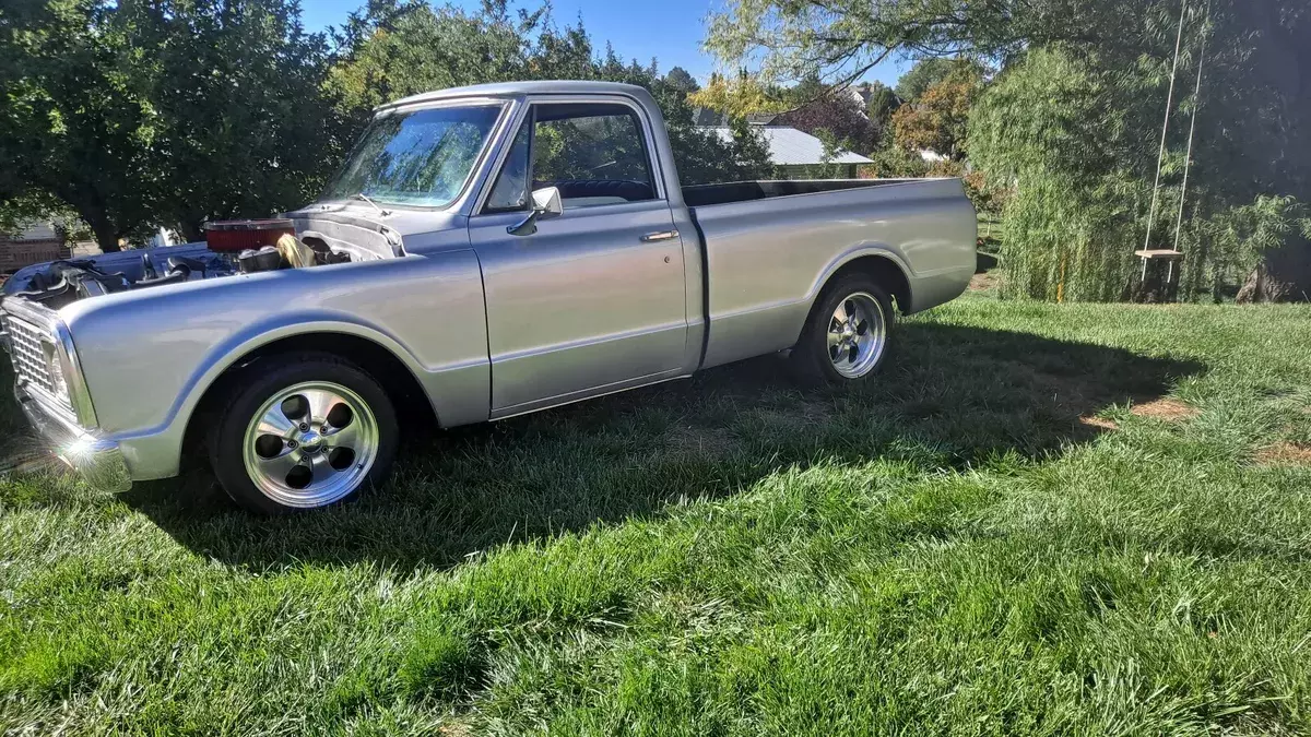 1972 GMC C-10 1972 Chevy C10 Short Bed Fleet Side NO RESERVE