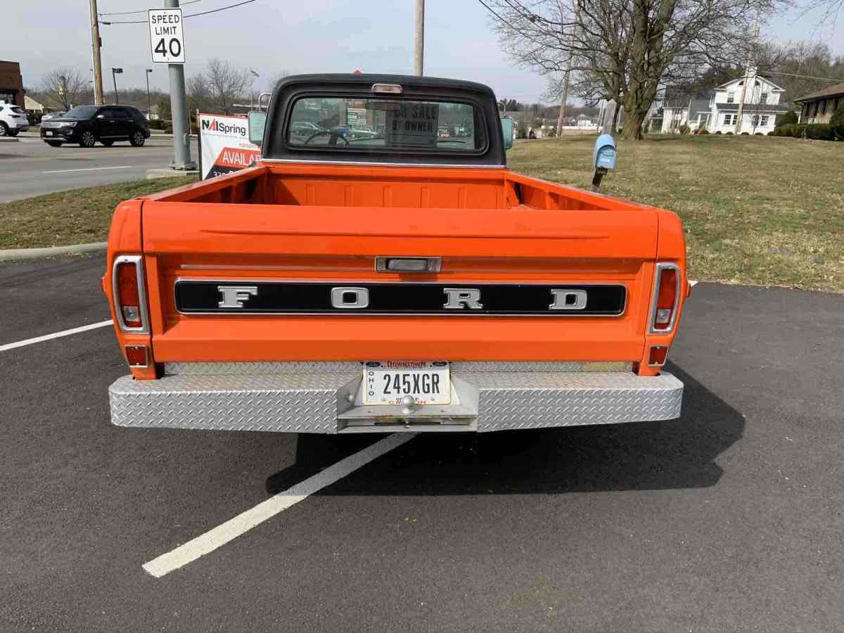 1972 Ford F100 5000 GVW package, sport custom cab