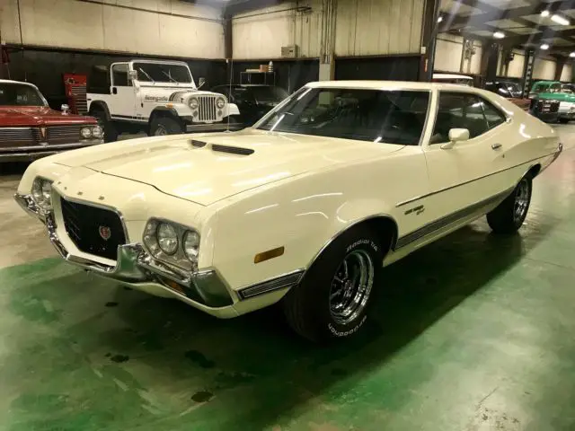 1972 Ford Torino Sport 351 / 4 Speed