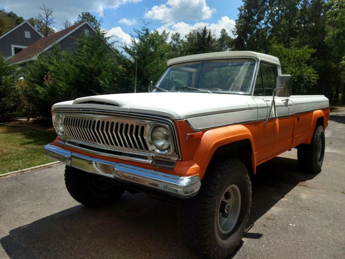 1972 Jeep J-4500 Custom Cab