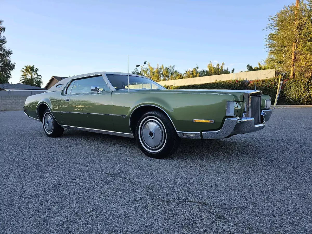 1972 Lincoln Continental cartier