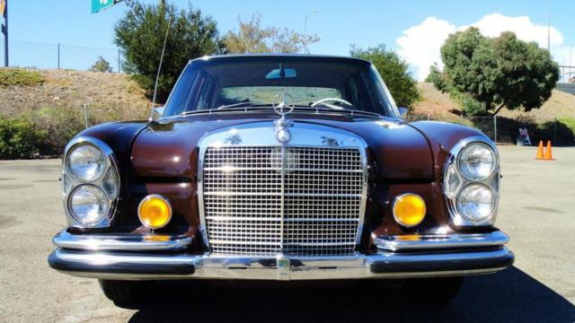 1972 Mercedes-Benz 200-Series 280SEL (Long-body sedan)