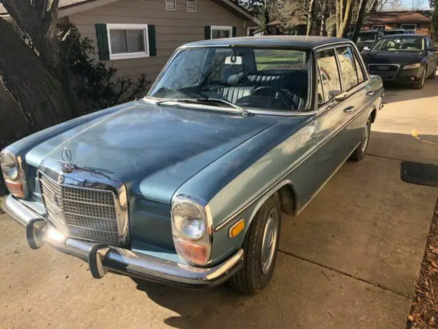 1972 Mercedes-Benz 200-Series