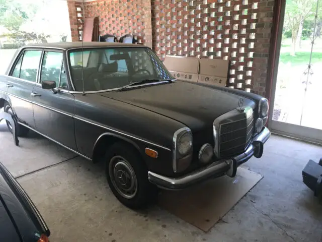 1972 Mercedes-Benz 200-Series