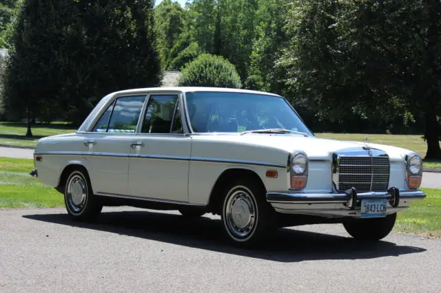 1972 Mercedes-Benz 200-Series 220 D