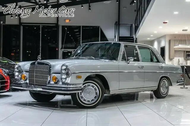 1972 Mercedes-Benz 200-Series Sedan *W108*