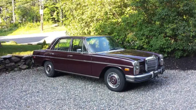 1972 Mercedes-Benz 200-Series